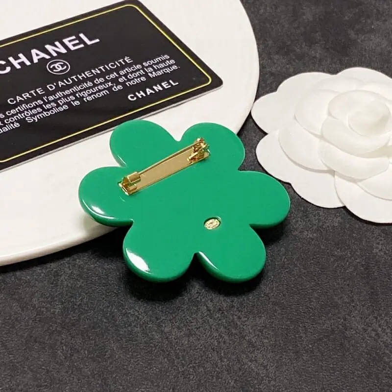 chanel brooches pour femme s_1262a672